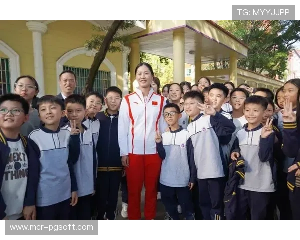 举重冠军走进校园活动持续开展，多地中小学引入力量训练基础知识