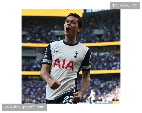 布伦南-约翰逊回顾过山车般一年:欧联杯荣耀与联赛挣扎并存 布伦南-约翰逊回顾过山车般一年:欧联杯荣耀与联赛挣扎并存